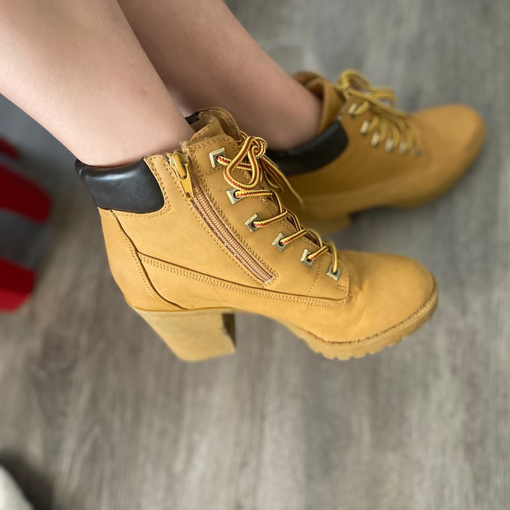 High heels Boosts